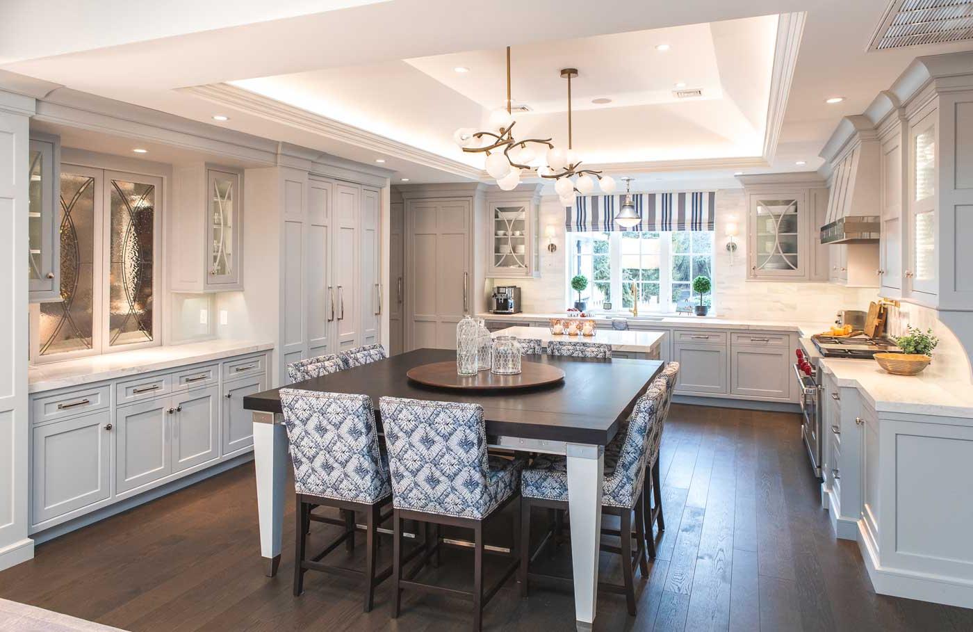 Modern kitchen with dining area