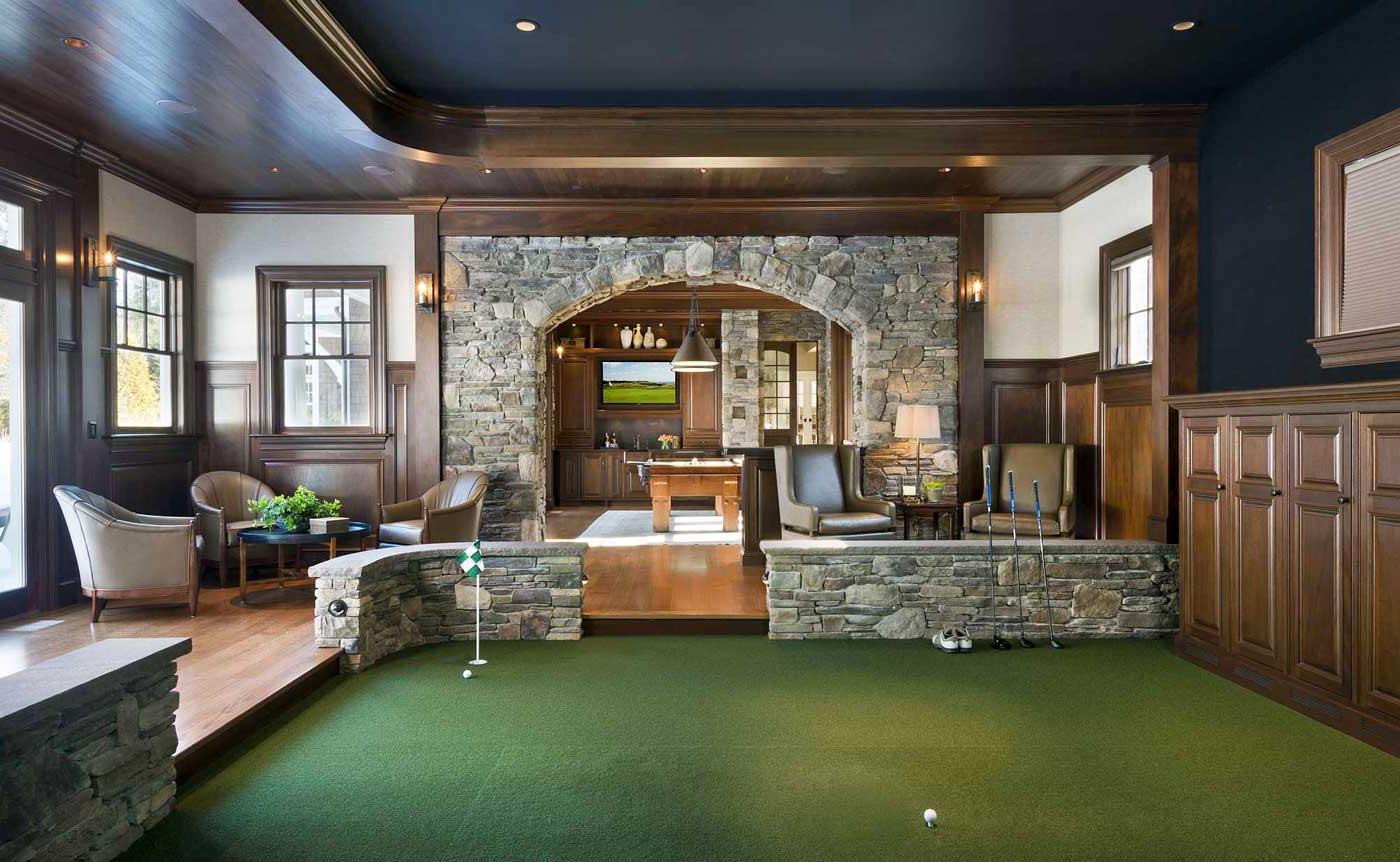 Indoor putting green