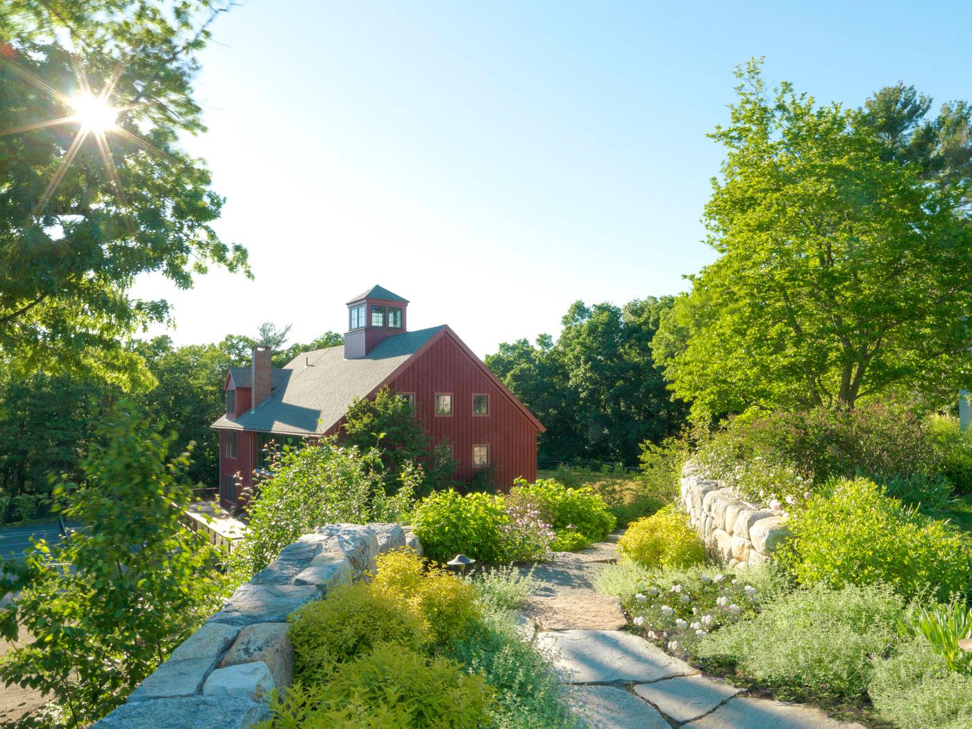 Rustic high-end landscape design by Gregory Lombardi设计公司