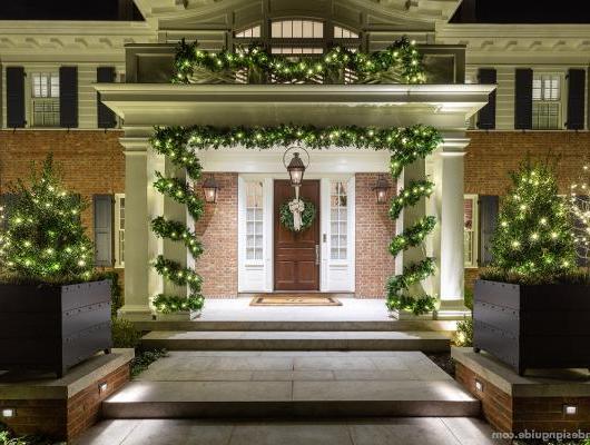 New England home dressed for the holidays by The Schumacher Companies 