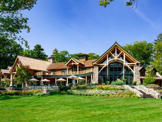 Adirondack cabin style home on Lake Winnipesaukee